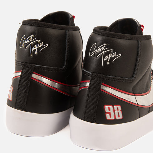 Nike SB - Blazer Mid Pro GT (Black/Metallic Silver) *SALE